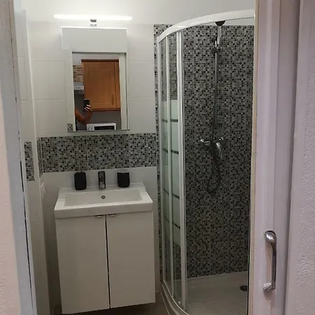 Olympia Apartment *